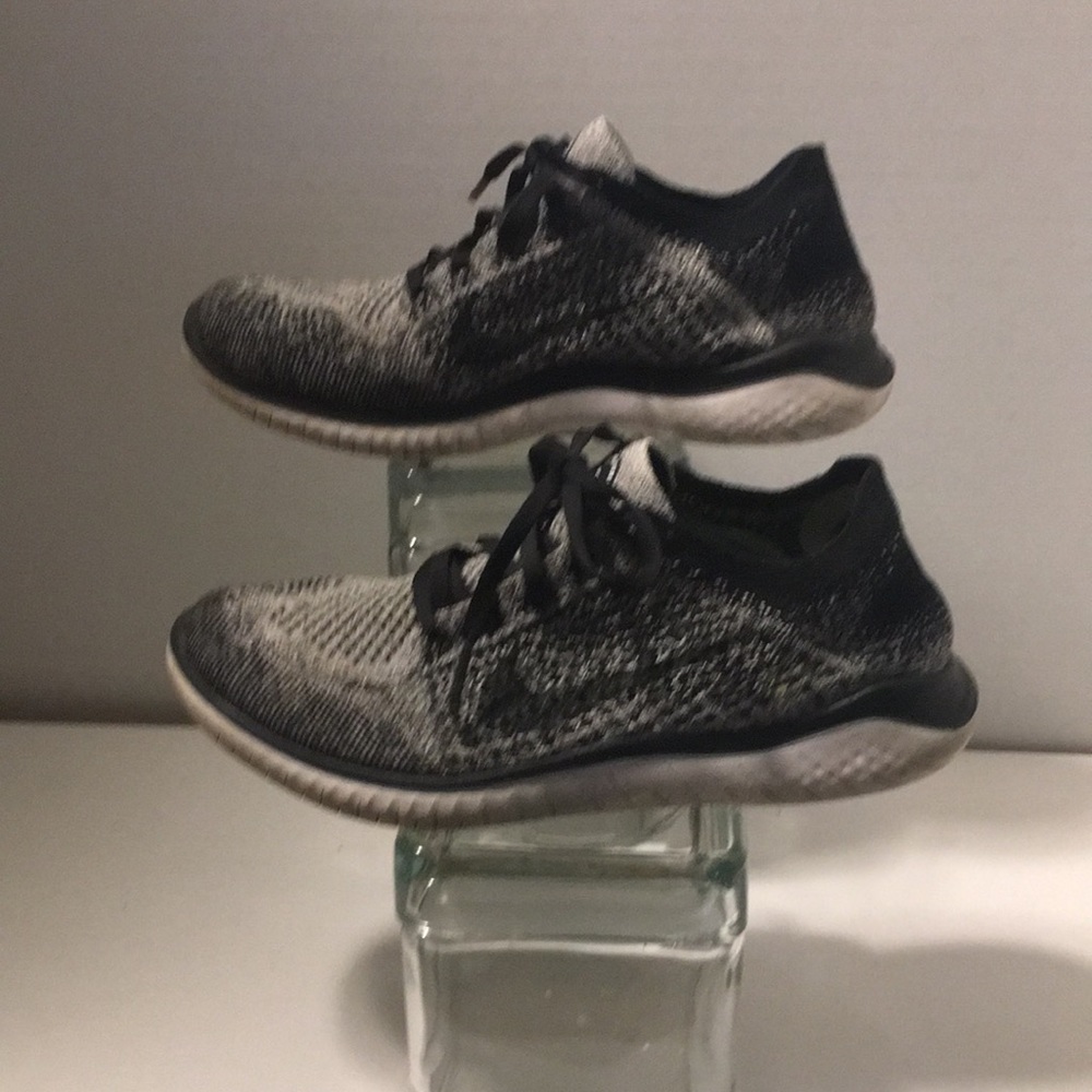 NIKE ER FLYKNIT  OREO SNEAKERS SIZE 7.5  WOMENS